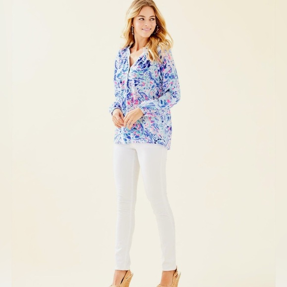 Lilly Pulitzer Elsa Blouse in Breakwater Tint Party Wave Print Size Small - Picture 3 of 9
